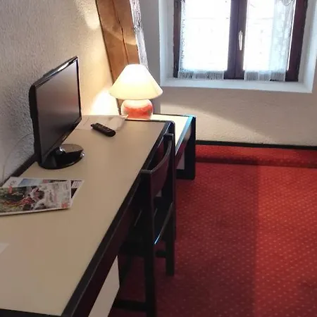 Hotel Le Ponant 2*